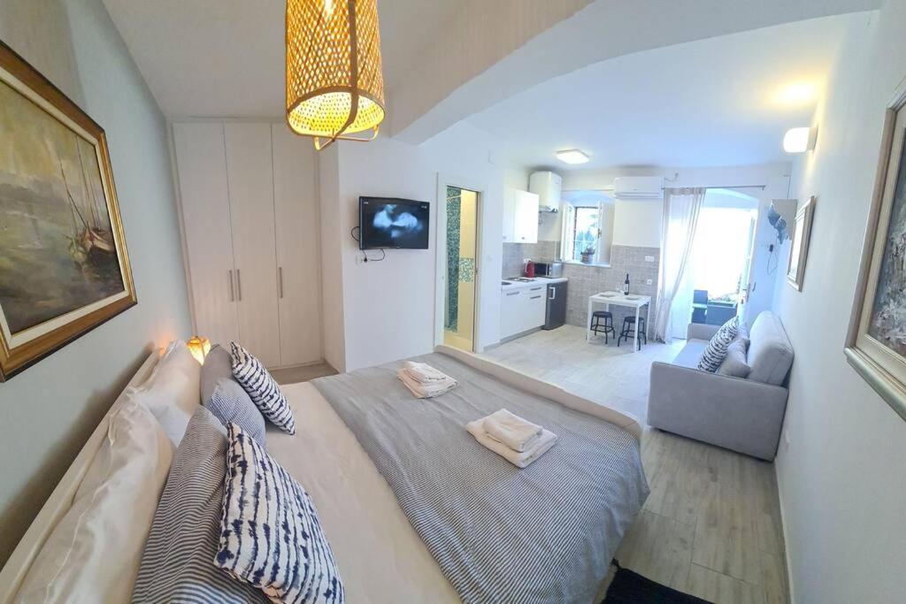 Studio Apartment Marella Vis Exterior foto